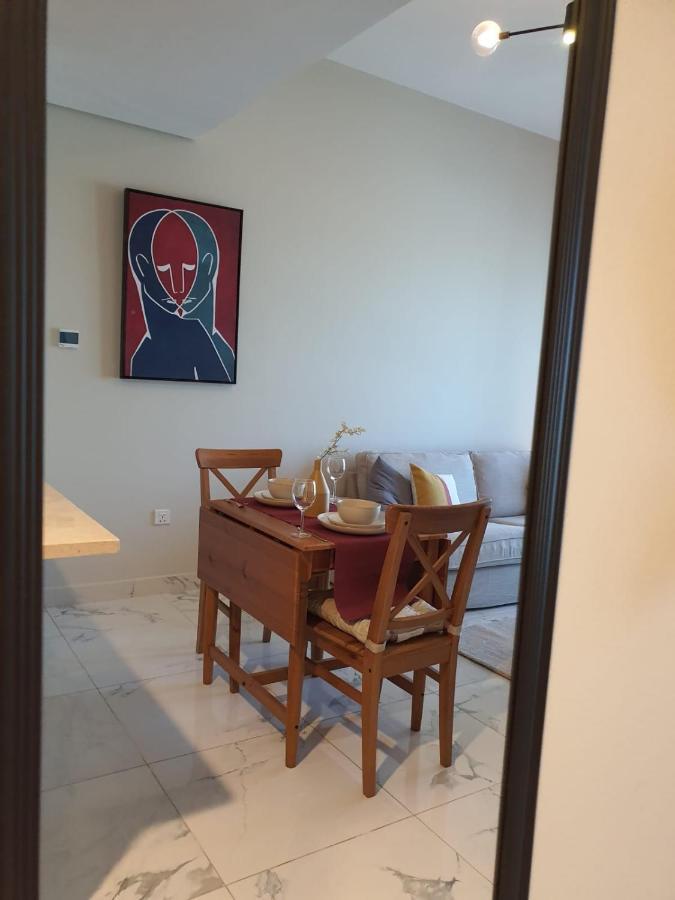 Apartment Cozy 1-bedroom In South With Pool Dubai